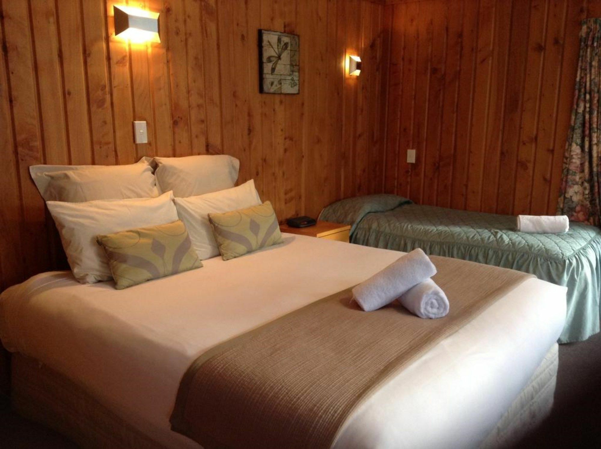 Archway Motels & Chalets Ванака Экстерьер фото