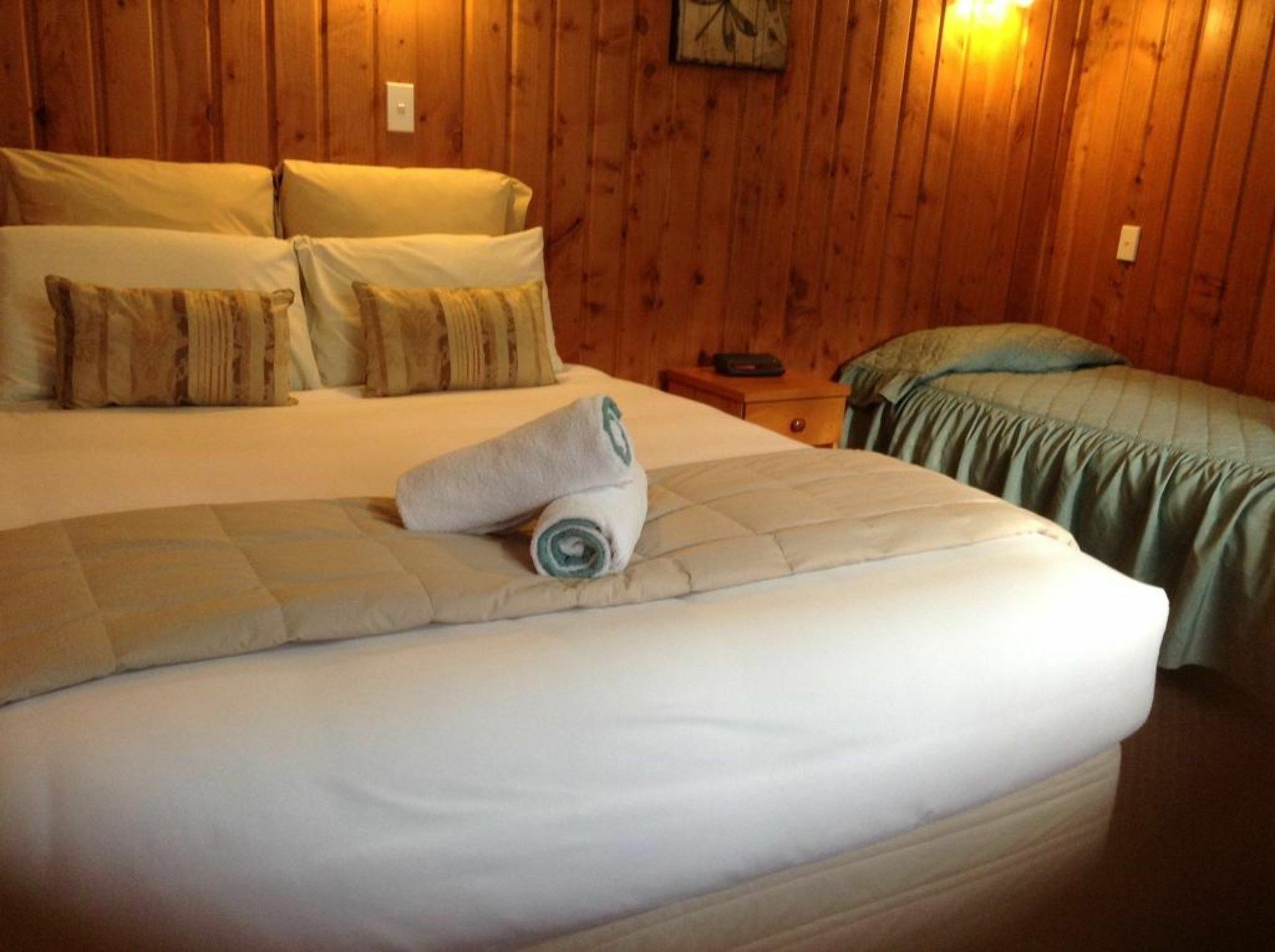 Archway Motels & Chalets Ванака Экстерьер фото